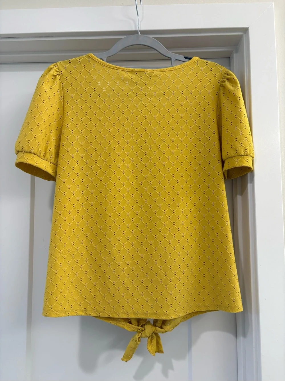 Carmen Marc Valvo Retro 70’s Knit Classic Scoop Short Sleeve Tie Front Size M - Picture 2 of 3